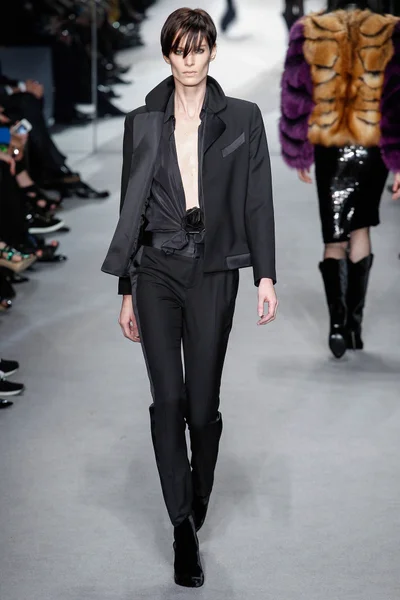 Look 25